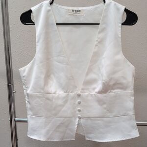 Elegant White Sleeveless Buttoned Tank Top